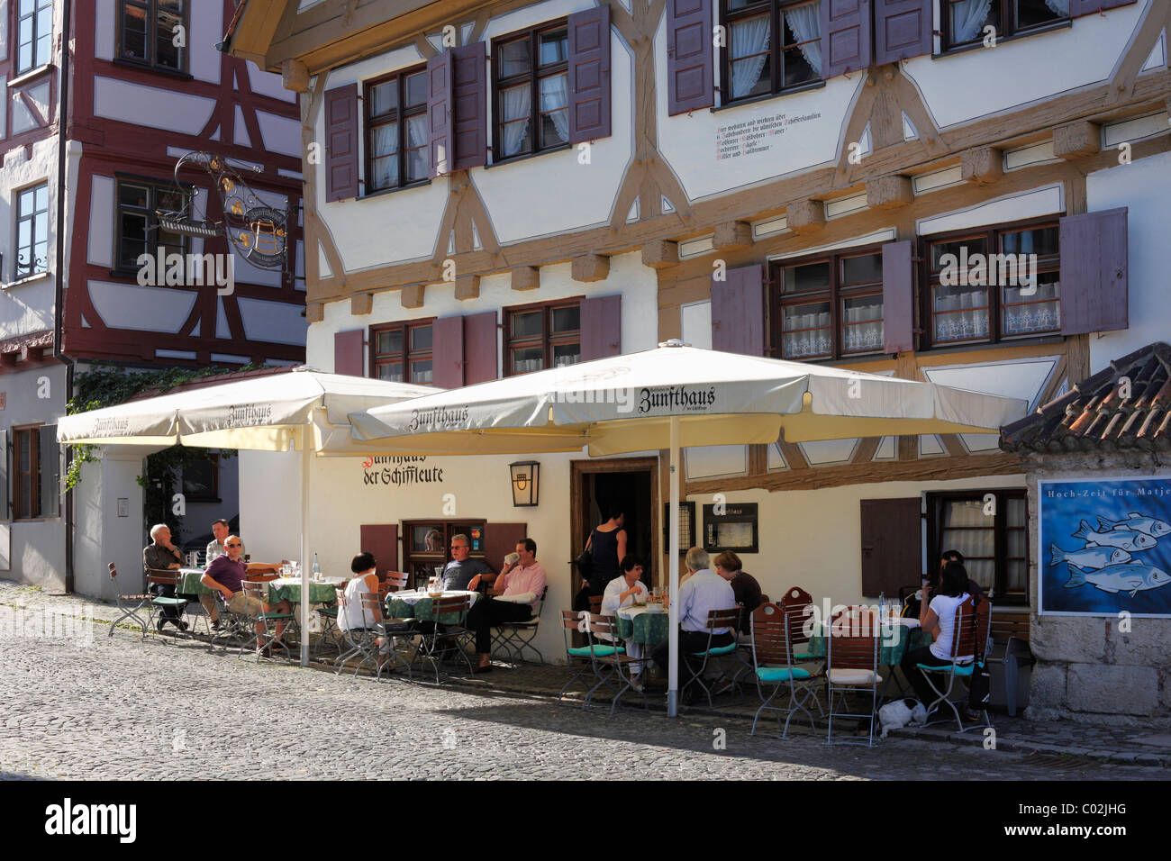 Restaurant à la maison de la guilde des marins pêcheurs Fischerviertel, trimestre, Ulm, souabe, Bade-Wurtemberg Banque D'Images