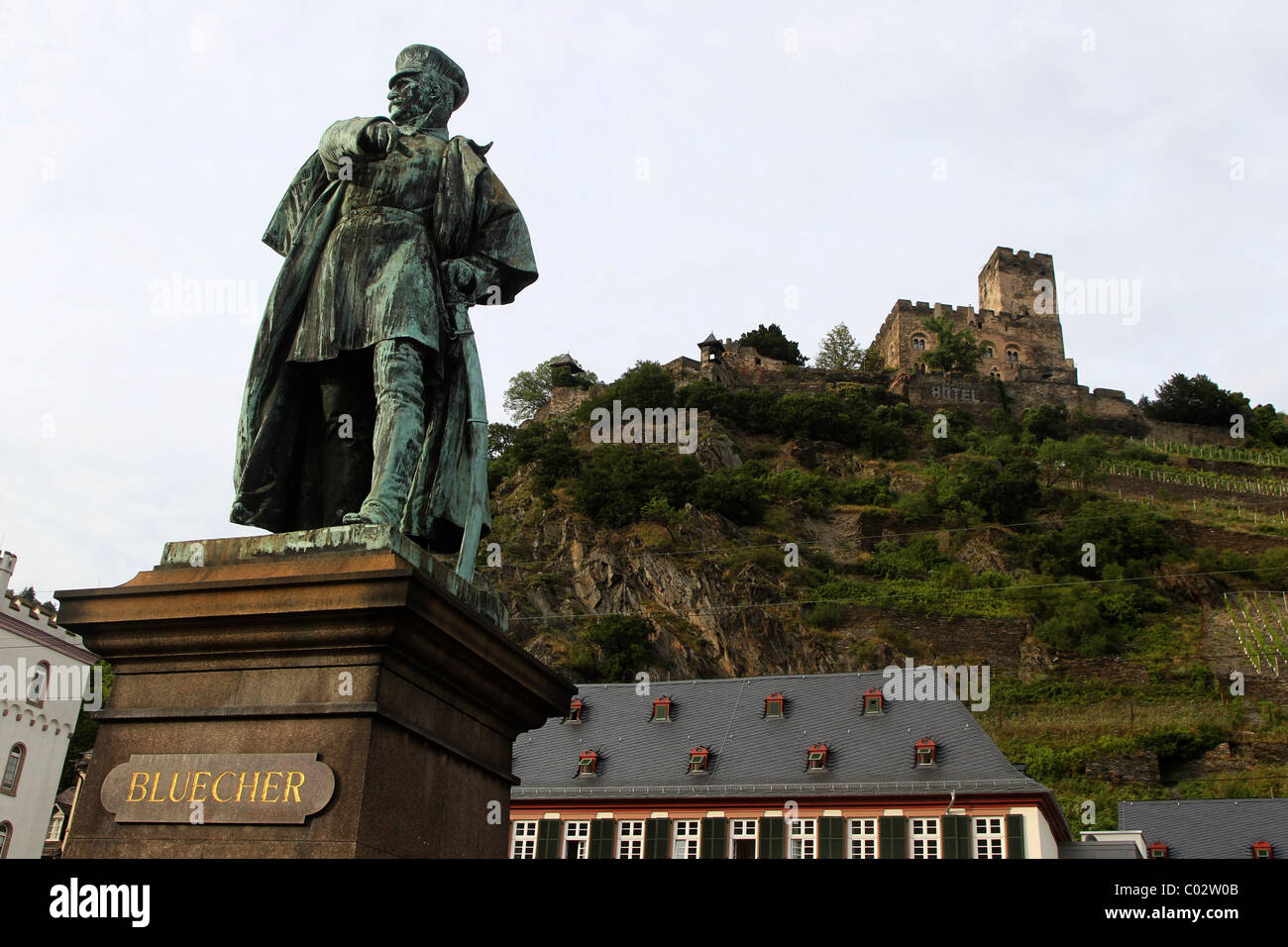 Statue du général Bluecher et château de Gutenfels Kaub sur le Rhin, Kaub, Rhénanie-Palatinat, Allemagne, Europe Banque D'Images