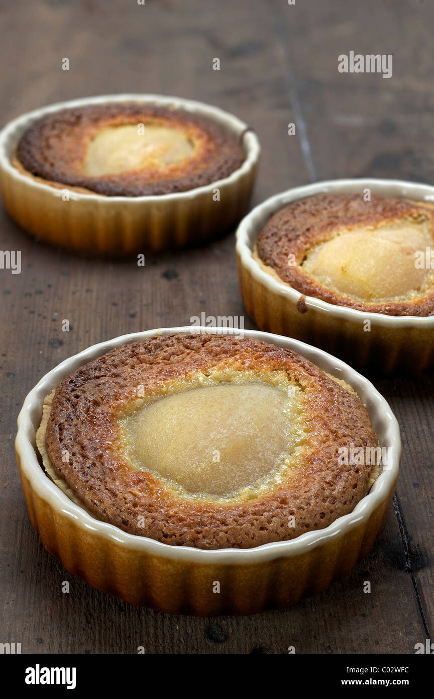 Tartelette Bourdaloue le nom d'une pâtisserie parisienne, pâtisserie, crème d'amandes, poire Banque D'Images