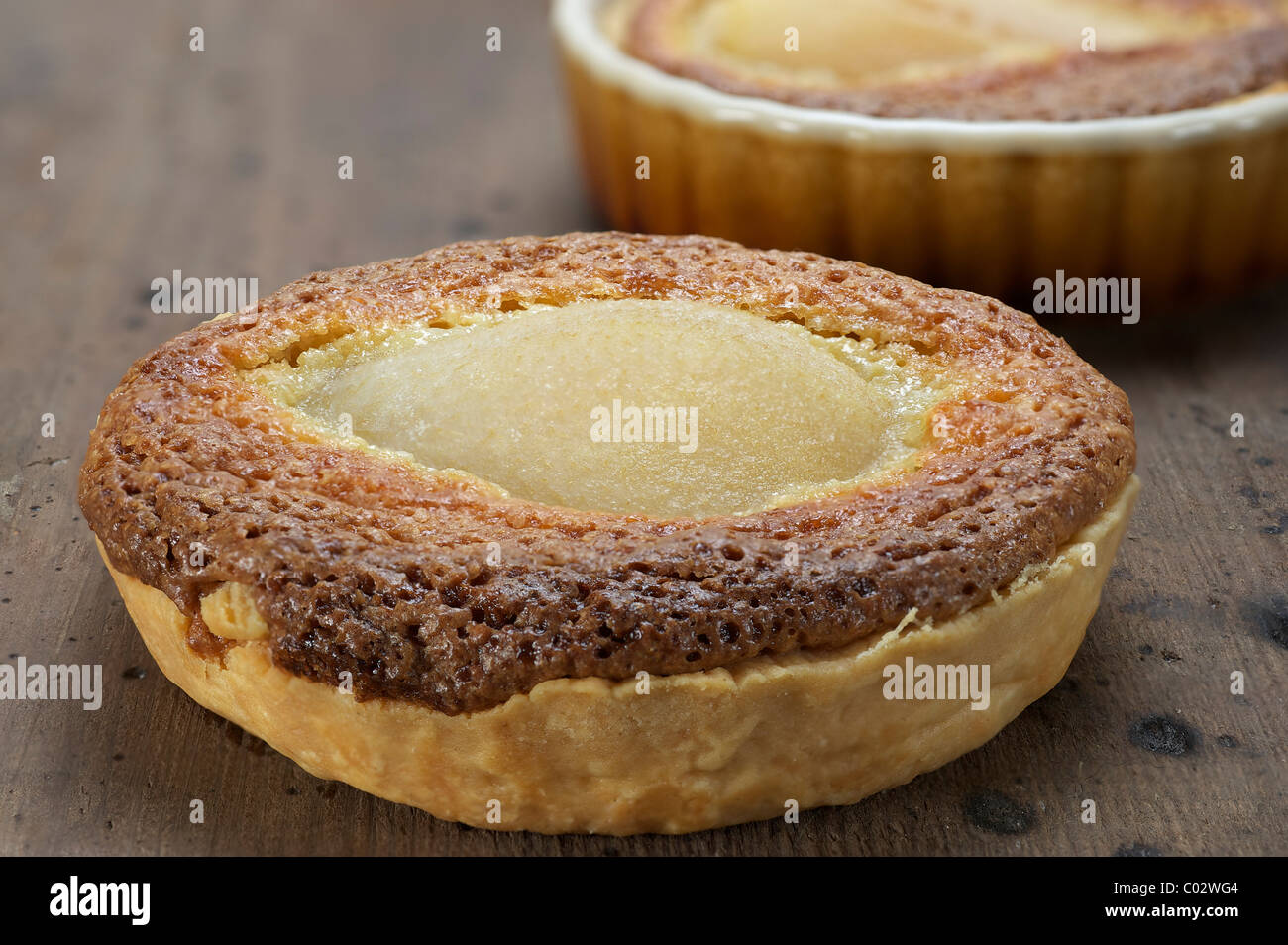 Tartelette Bourdaloue le nom d'une pâtisserie parisienne, pâtisserie, crème d'amandes, poire Banque D'Images