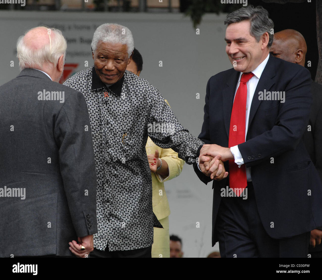 Nelson Mandela et Gordon Brown Dévoilement de la statue de Nelson Mandela au Parlement Square Londres, Angleterre - 29.08.07 : Banque D'Images