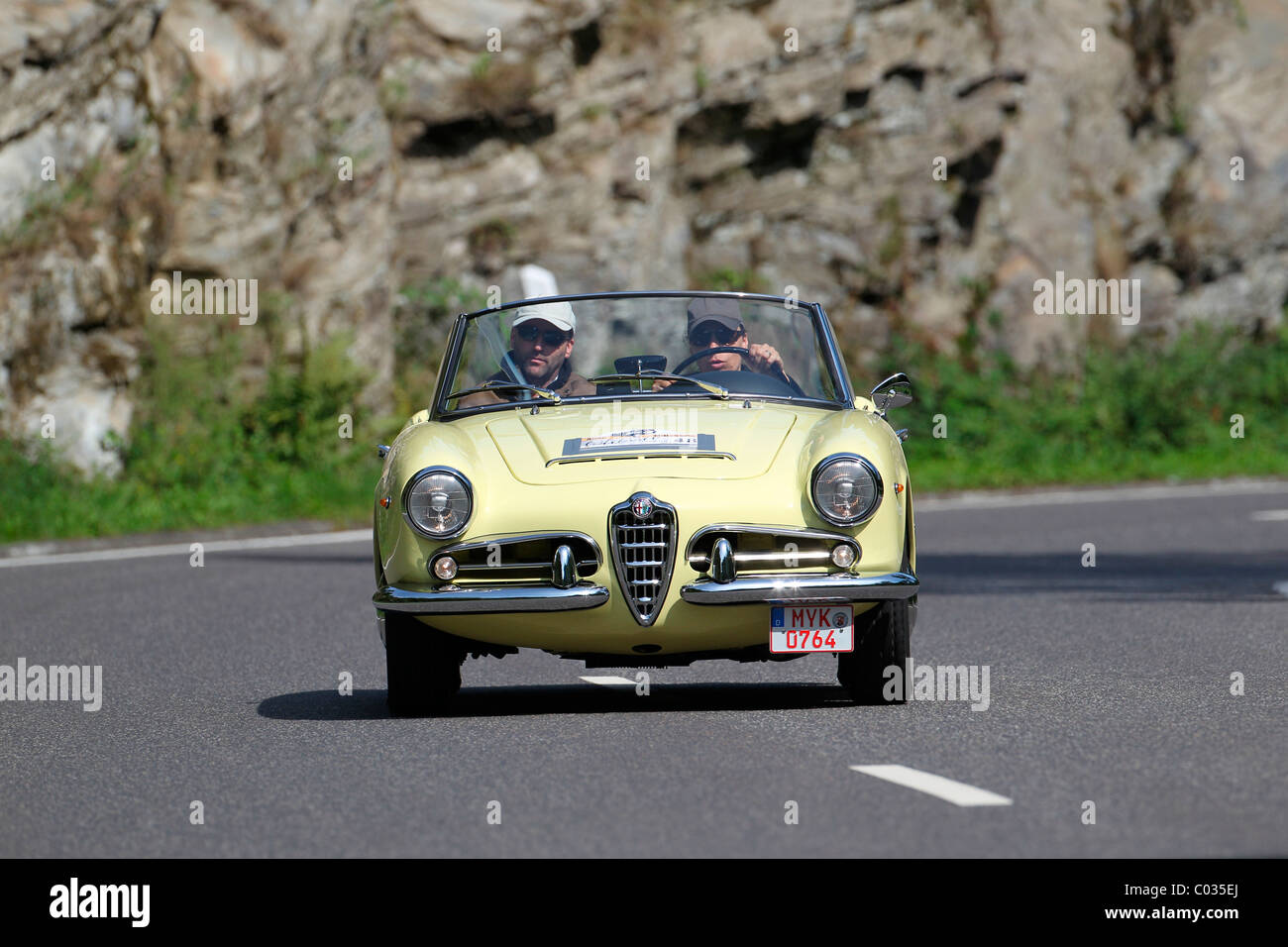 ADAC rallye de voitures anciennes 2010 Mittelrhein-Classic, Alfa Romeo Giulia Spider, Weinaehr, Rhénanie-Palatinat, Allemagne, Europe Banque D'Images