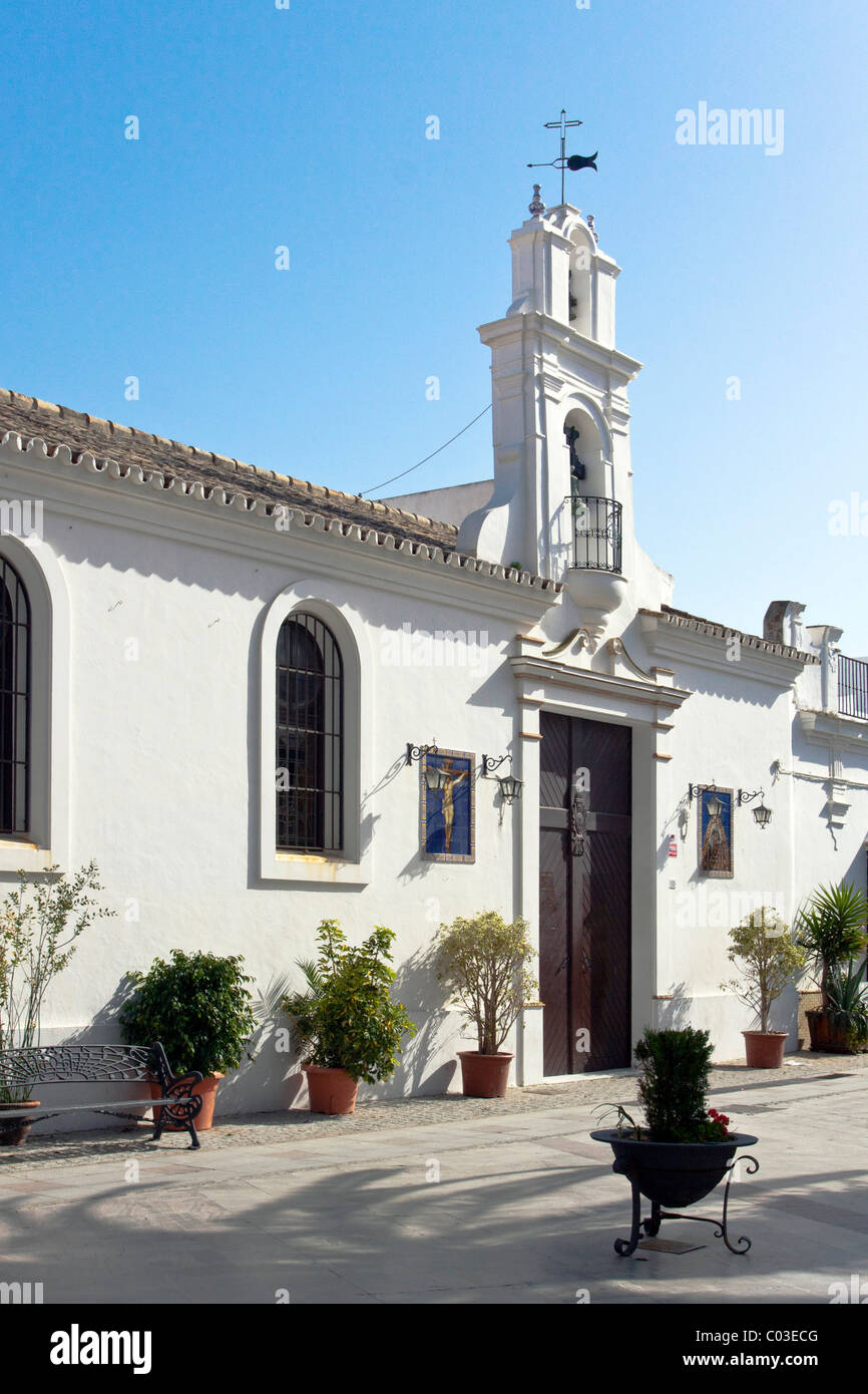 Portail et beffroi du monastère à Chipiona, Andalousie, Espagne, Europe Banque D'Images
