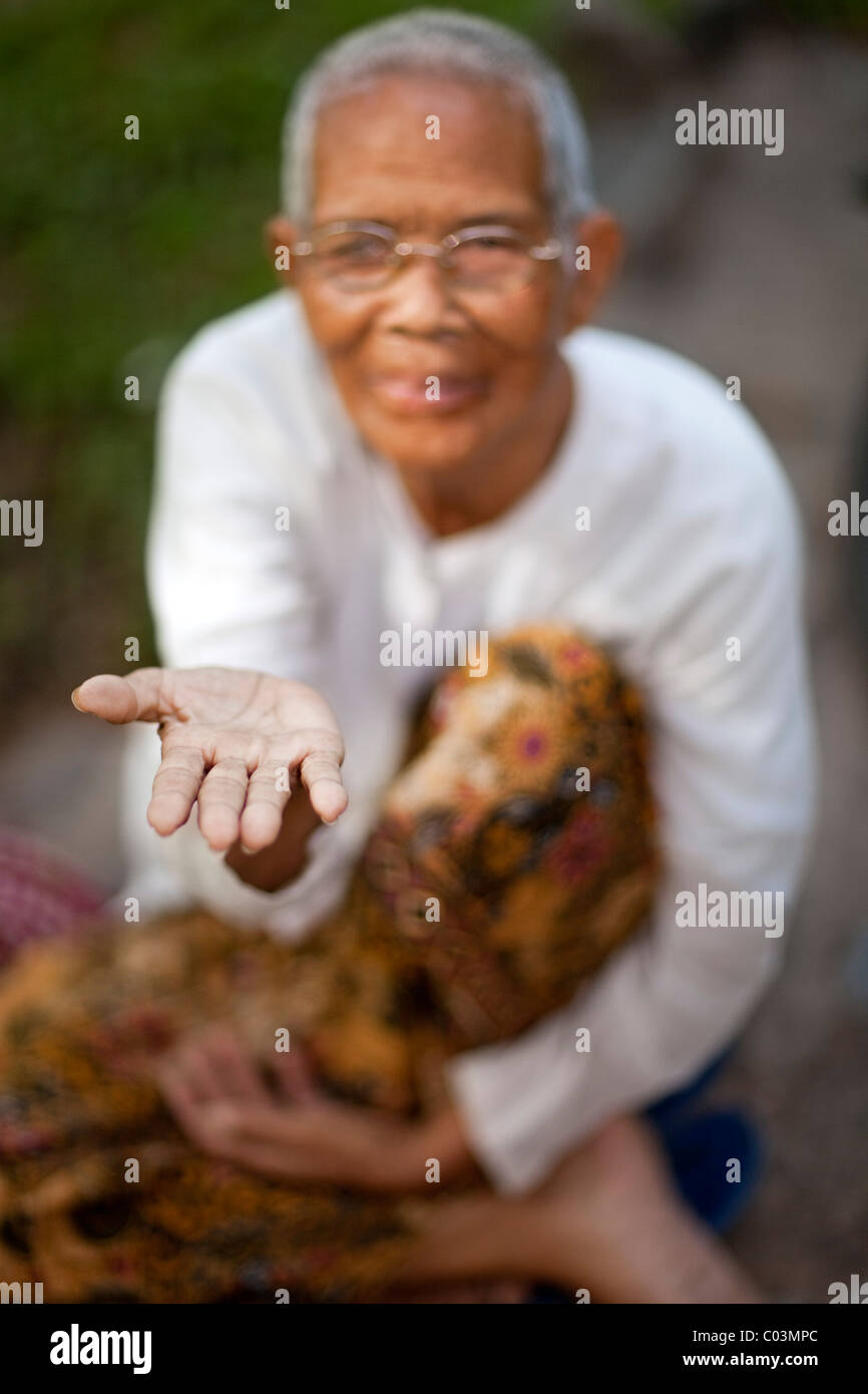 Femme cambodgienne la mendicité, Cambodge Banque D'Images