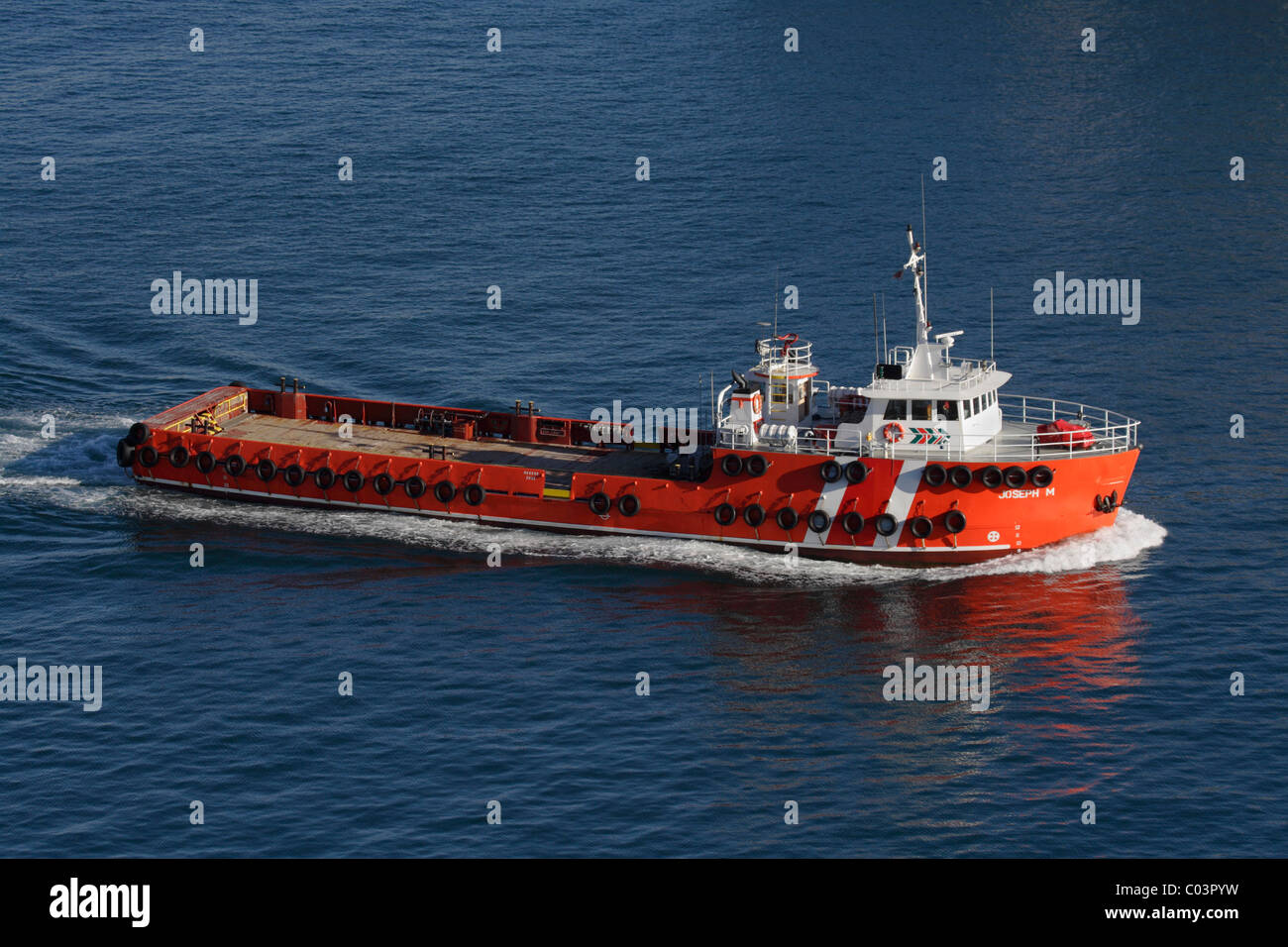 Le bateau de travail Joseph M'entrer dans le Grand Port de Malte Banque D'Images