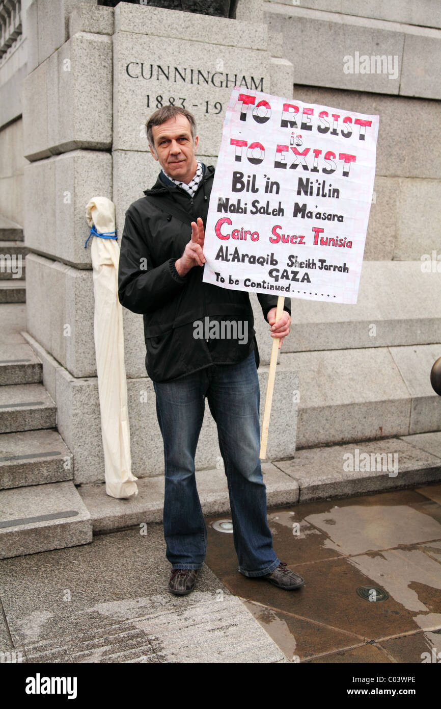 Protestataire. En solidarité, au mépris : journée mondiale d'action pour l'Egypte. Trafalgar Square, Londres Banque D'Images