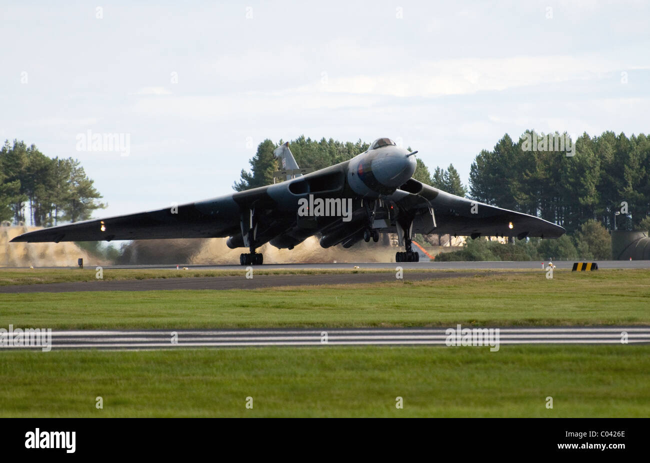 L'atterrissage de l'avion Avro Vulcan à raf leuchars airshow ecosse septembre 2010 Banque D'Images