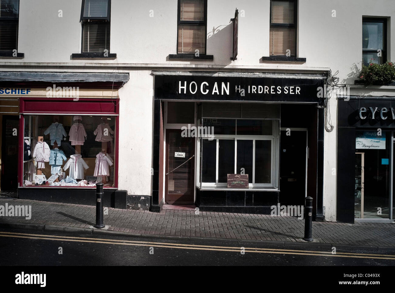 Hogan Coiffure, John Street, dans la ville de Waterford, Irlande. Banque D'Images