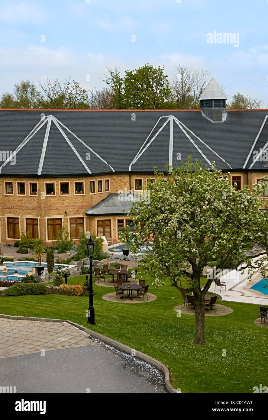 Vue aérienne de Pennyhill Park Hotel & Spa de Luxe, architecture extérieure, sport et santé Bagshot, Surrey, Angleterre, Royaume-Uni, Europe, UNION EUROPÉENNE Banque D'Images