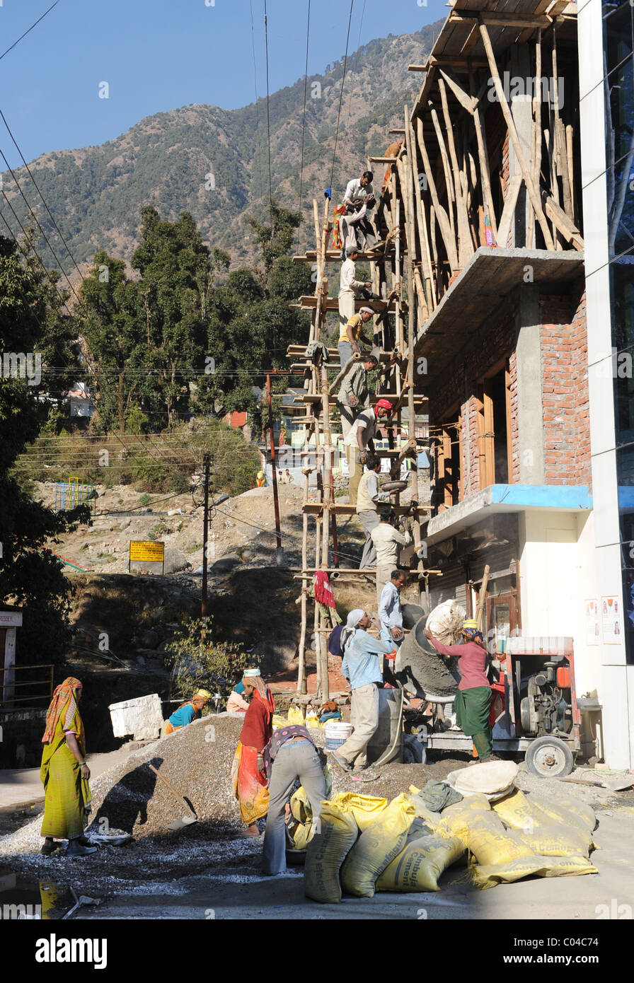 Site de construction dans la région de McLeod Gange, Inde Banque D'Images