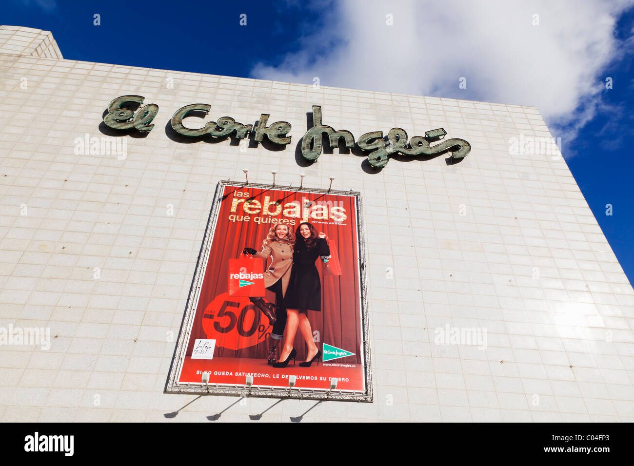 Publicité pour les ventes dans la région de El Corte Ingles, département de la province de Malaga, Malaga, Espagne. Banque D'Images