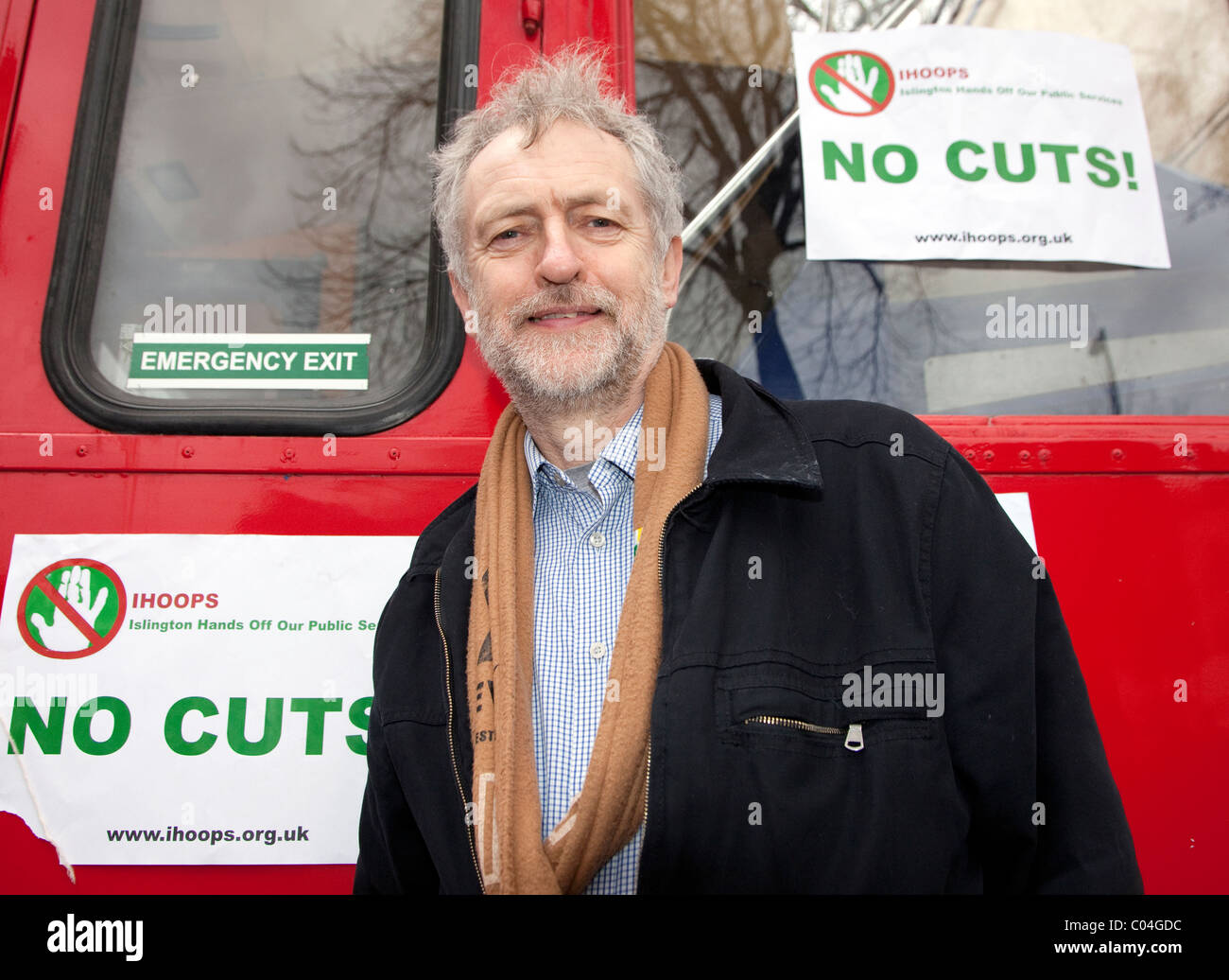 Jeremy Corbyn, travail MP pour Islington au nord de Londres à la réduction des dépenses anti-photo rallye en 2011 Banque D'Images