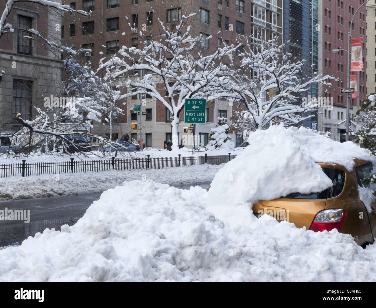 Tempête de neige, Park Avenue, quartier historique de Murray Hill, New York City, États-Unis 2011 Banque D'Images