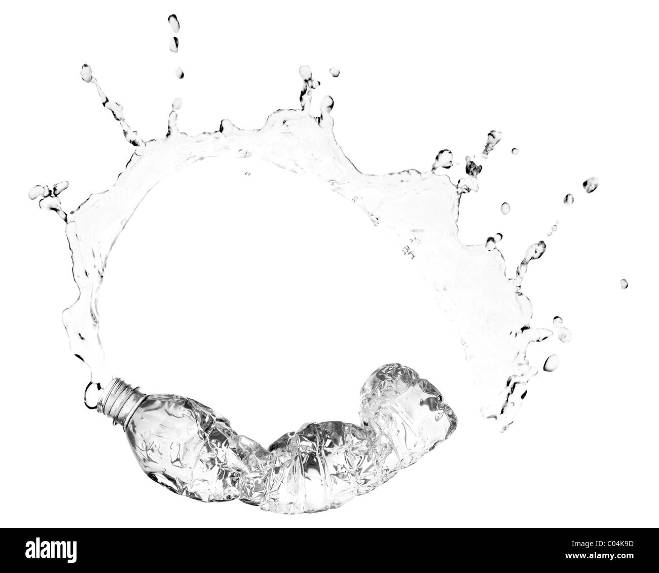 Un débordement de l'eau avec une bouteille d'eau à l'extérieur Banque D'Images