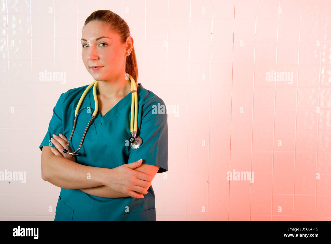 Portrait de jeune travailleur de la santé, l'infirmière ou le médecin assistant. Banque D'Images
