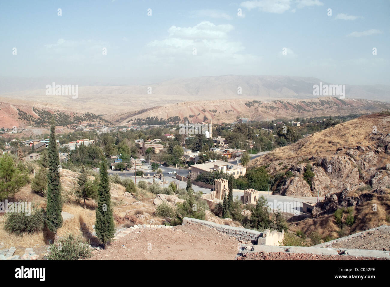 La ville mixte syriaque et kurde de Shaqlawa dans les montagnes Zagros et la région du Kurdistan dans le nord de l'Irak. Banque D'Images