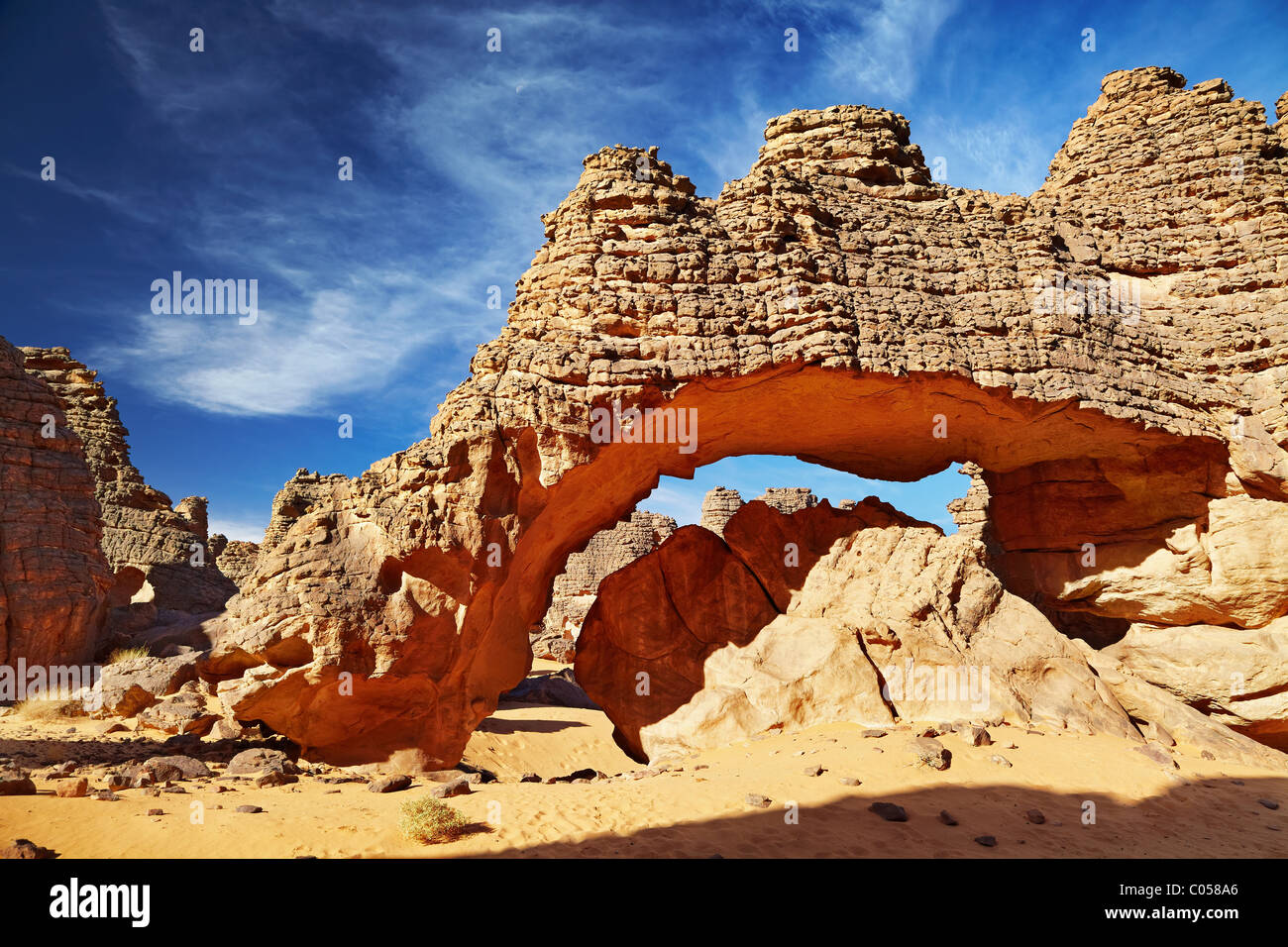 Falaises de grès bizarres en désert du Sahara, Tassili N'Ajjer, Algérie Banque D'Images