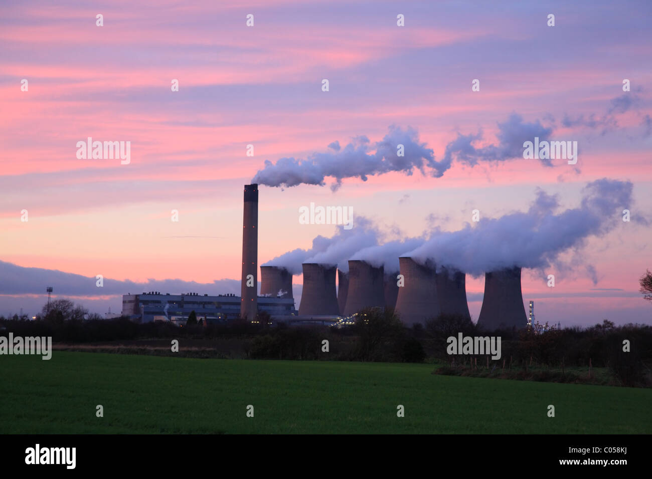 La centrale électrique d'Eggborough au coucher du soleil, Selby North Yorkshire Angleterre Banque D'Images