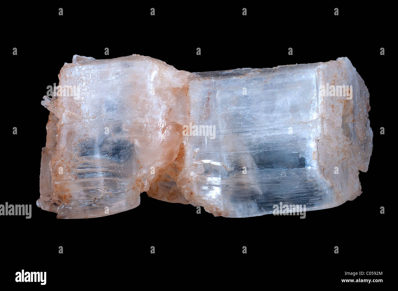 Pierre cristal de gypse dans un contexte isolé noir Banque D'Images