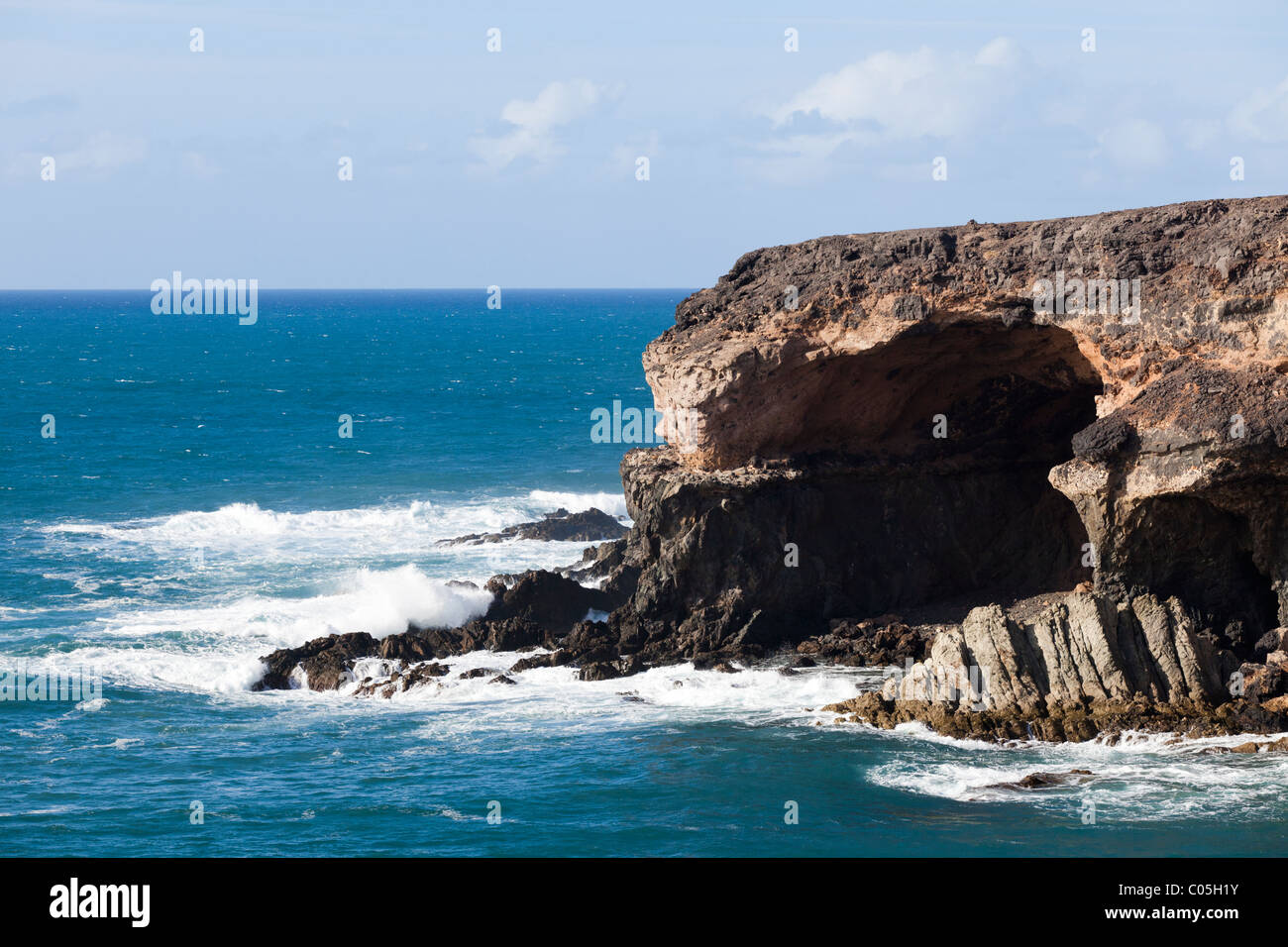 Grottes près de la station balnéaire de Ajuy, sur la côte ouest de l'île canarienne de Fuerteventura Banque D'Images