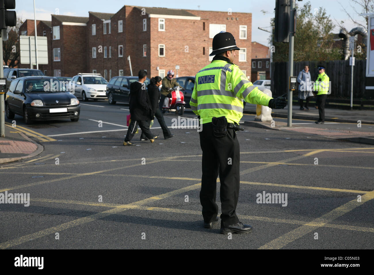 La police du Leicestershire et diriger la circulation routière fermer Banque D'Images