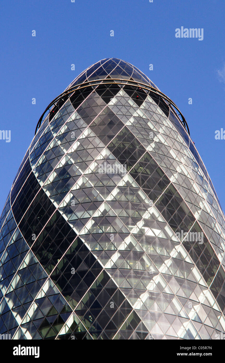 Résumé des détails architecturaux du 30 St Mary Axe, le Gherkin Building, Londres, Angleterre, Royaume-Uni Banque D'Images