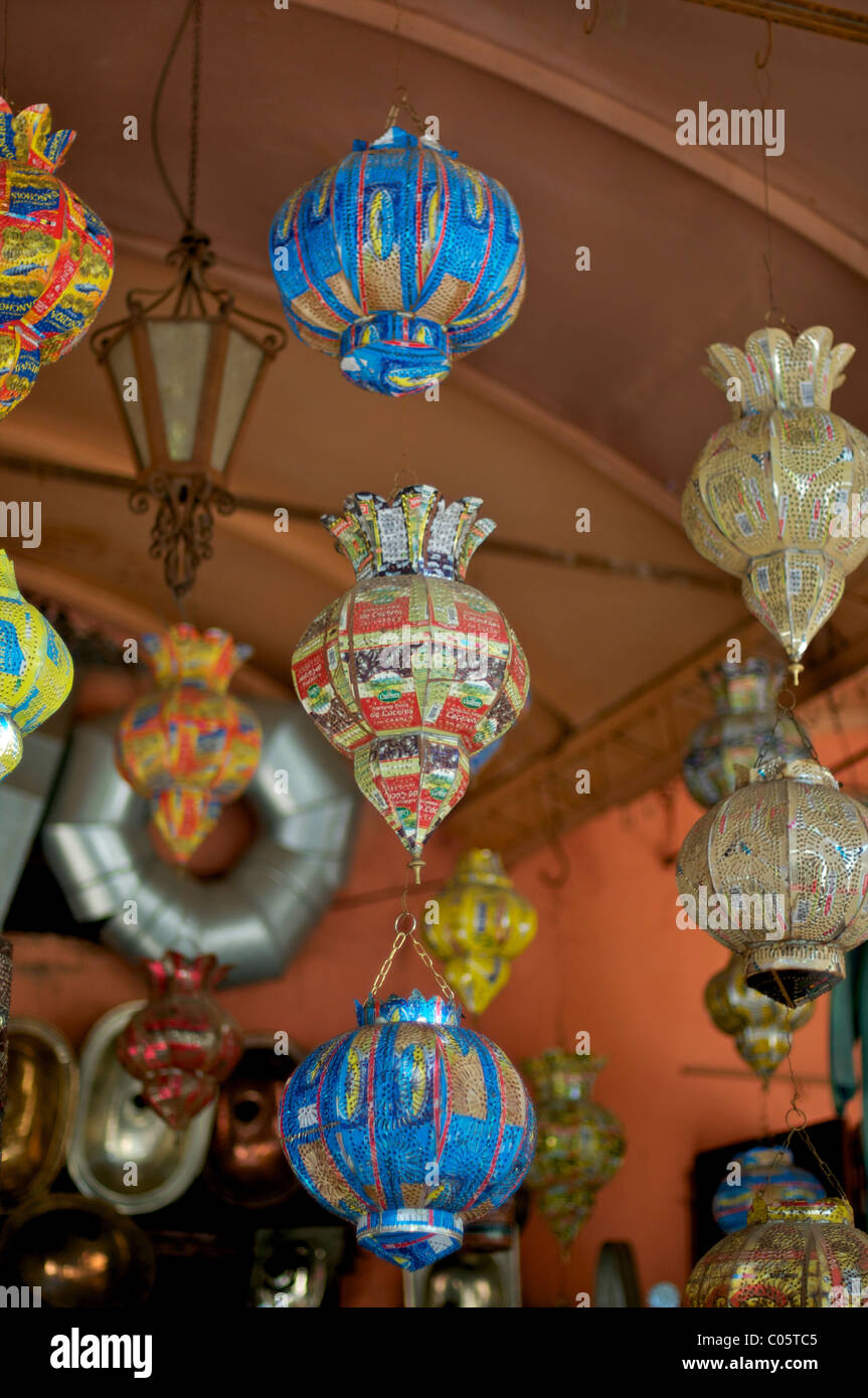 Abat-jour abat-jour de l'étain market Marrakech Maroc Banque D'Images