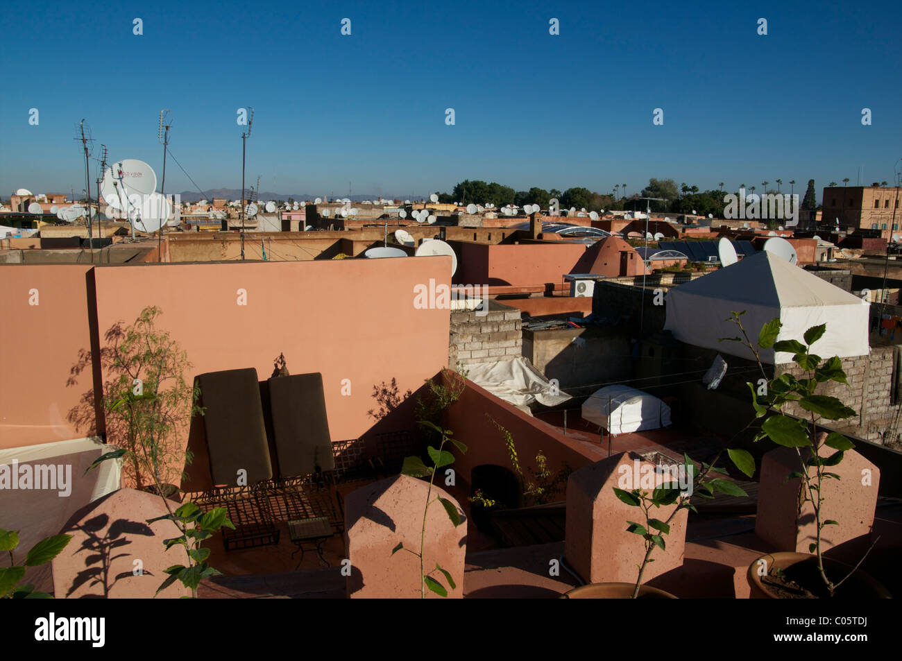 Bâtiment. L'architecture. La porte. Marrakech. Maroc Banque D'Images