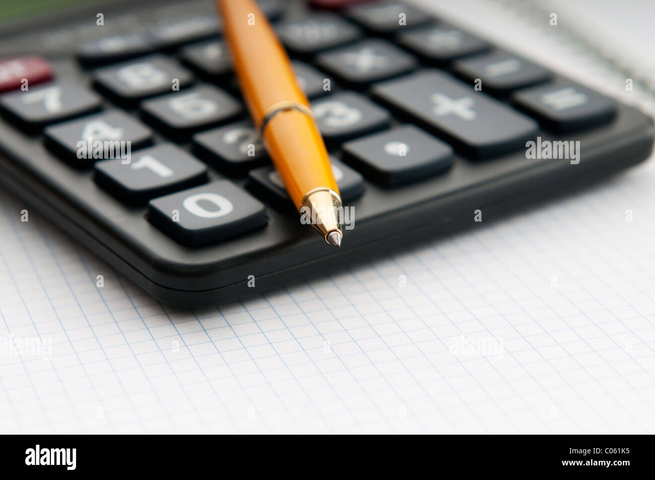 Concept d'affaires avec calculatrice comptable Banque D'Images