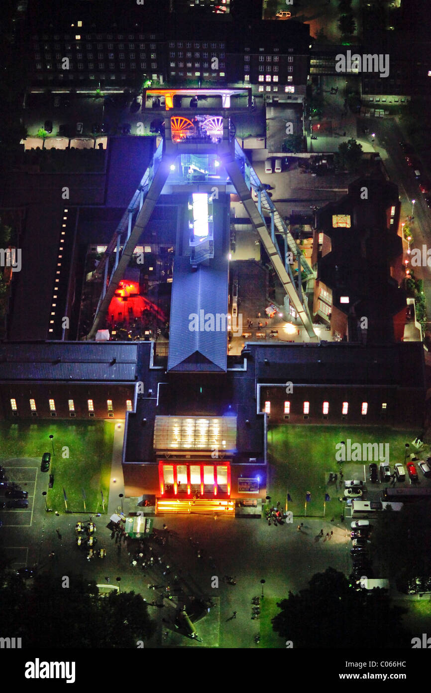 Vue aérienne, photo de nuit, Deutsches Bergbau-Museum Musée allemand de la mine, Extraschicht 2010, nuit de la culture industrielle, l'été Banque D'Images