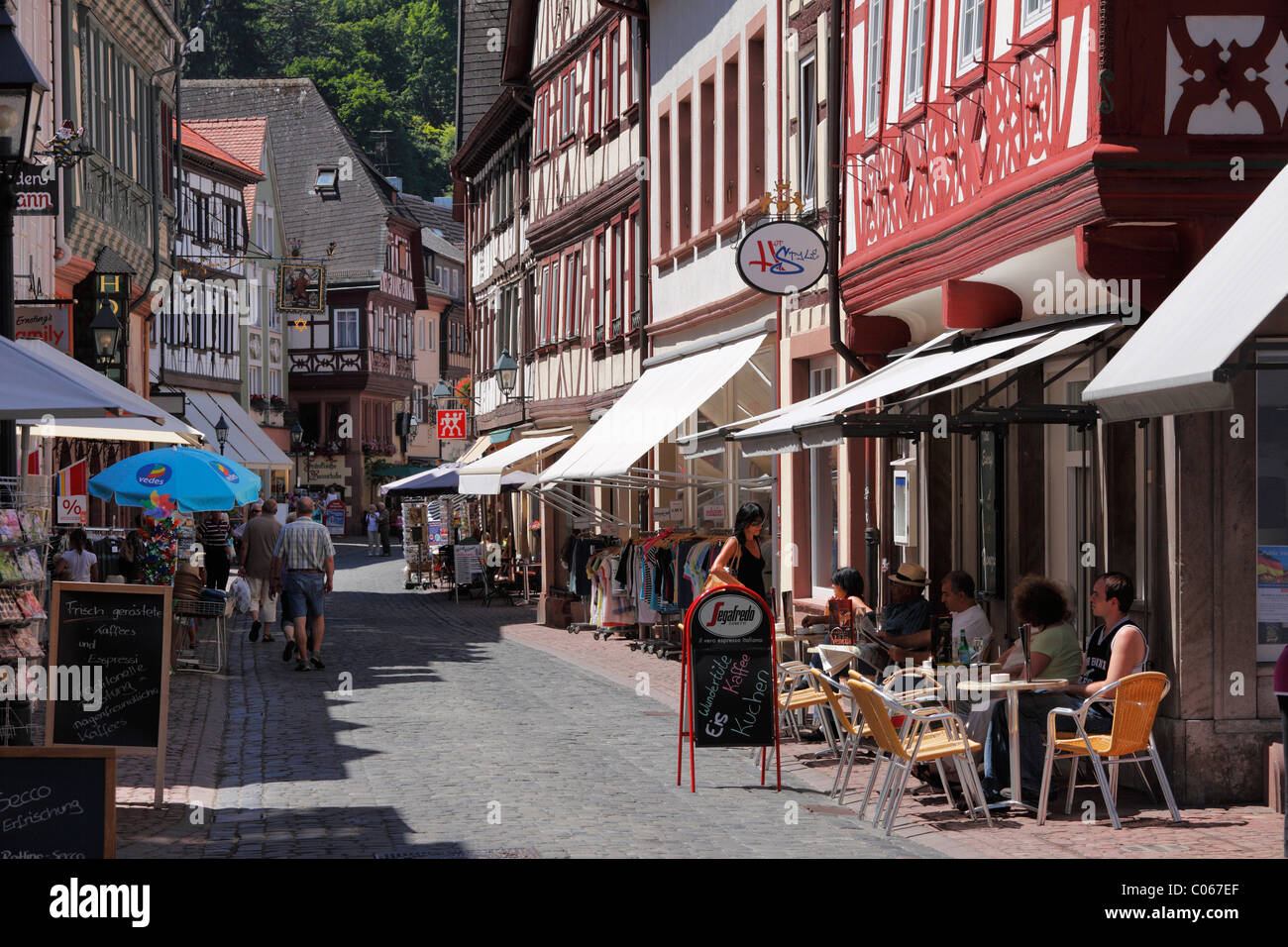 Maisons à colombages dans la rue principale, Miltonberg, Mainfranken, Lower Franconia, Franconia, Bavaria, Germany, Europe Banque D'Images