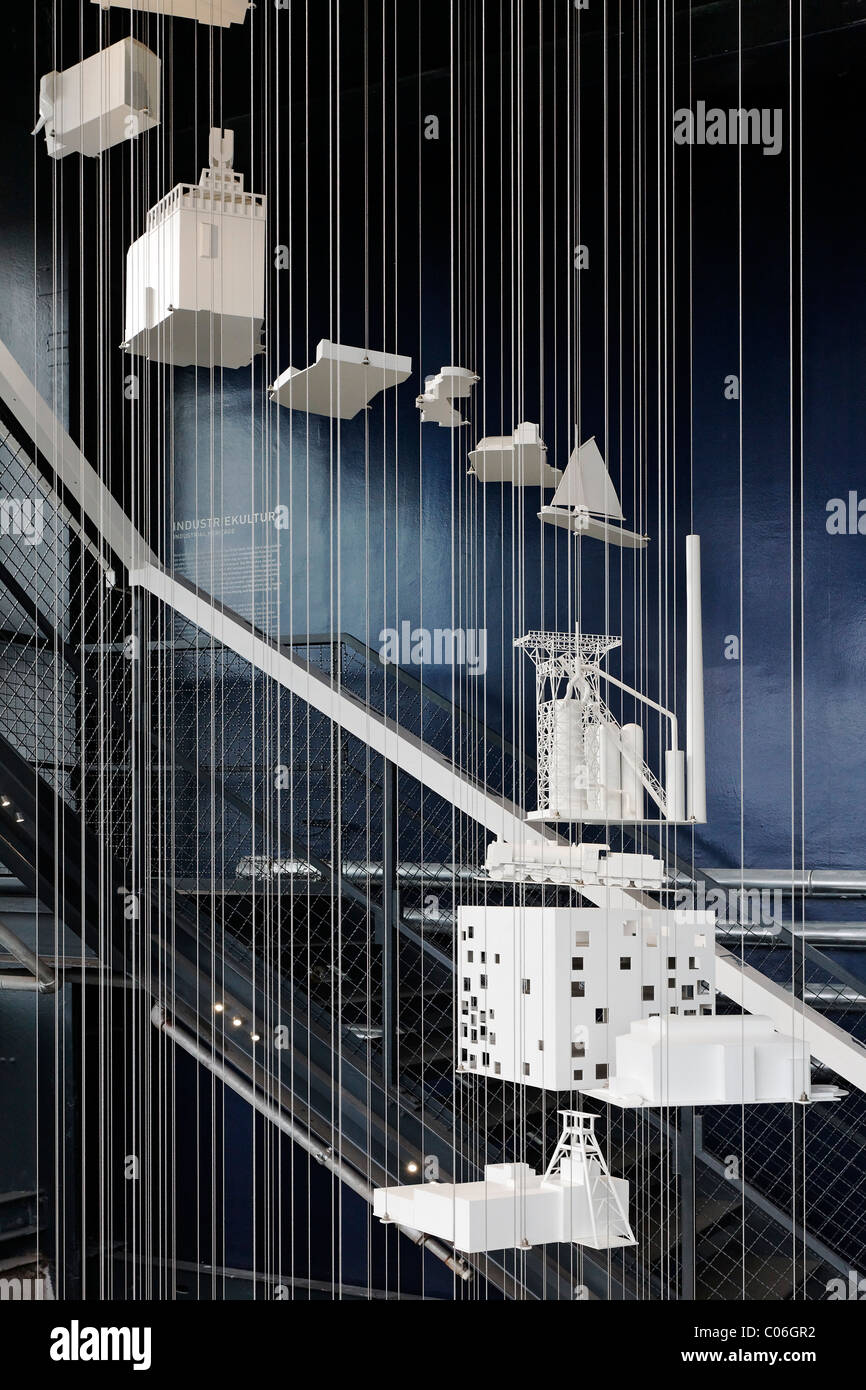 Escalier avec des modèles architecturaux, Portail du patrimoine industriel, Site du patrimoine mondial de l'Zeche Zollverein, Essen Banque D'Images