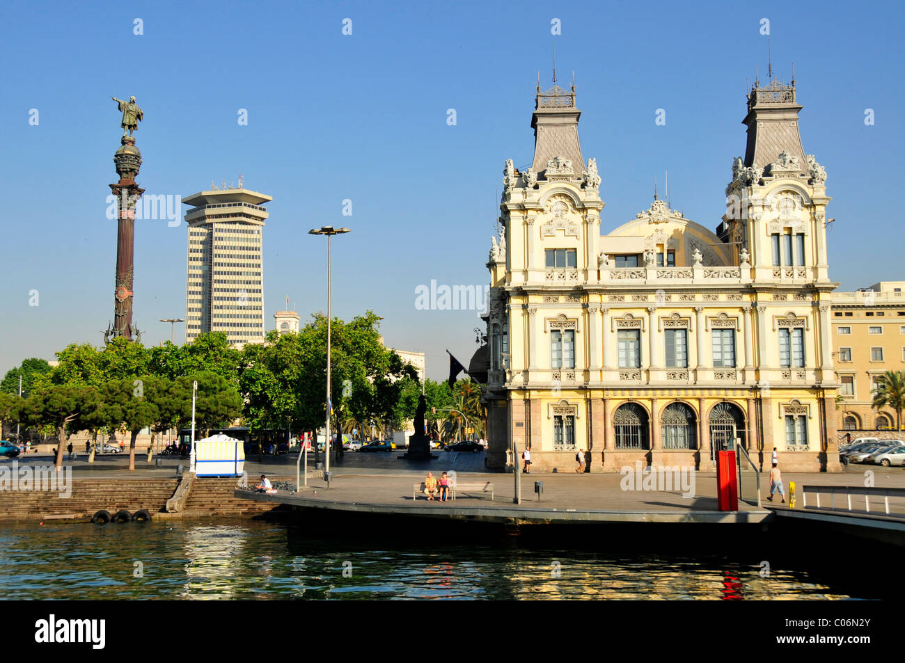 Bâtiment de l'Administration portuaire au Vieux Port, près de La Rambla del Mar, Barcelone, Espagne, Péninsule ibérique, Europe Banque D'Images