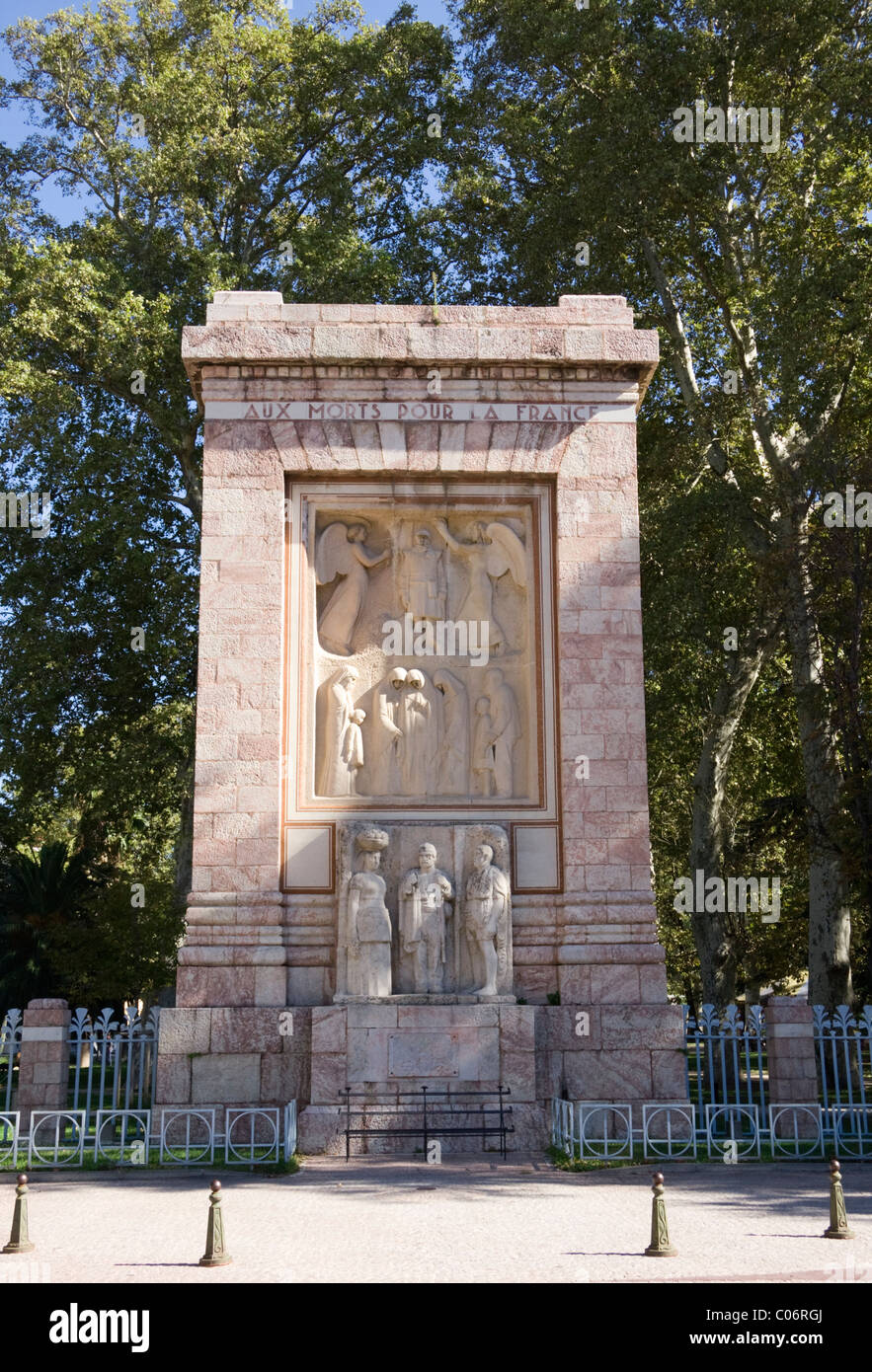 Monument aux Morts, Place du 8 mai 1945, Perpignan, France, automne 2010, voyage, couleur, couleur, monument, pierre, rouge, blanc, bleu, offe Banque D'Images