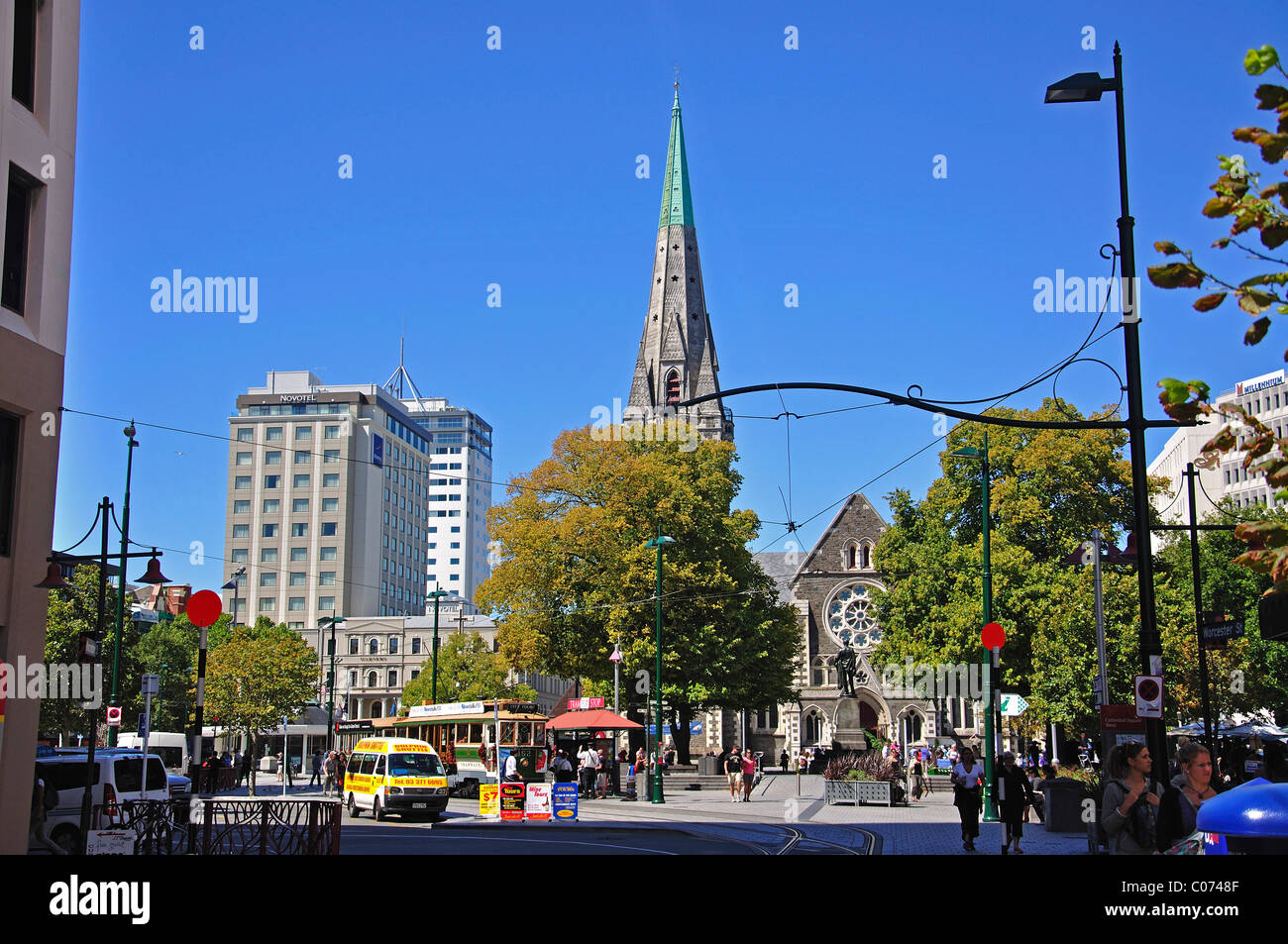 La ville de Christchurch Tramway boucle et la cathédrale, la place de la Cathédrale, Christchurch, Canterbury, île du Sud, Nouvelle-Zélande Banque D'Images