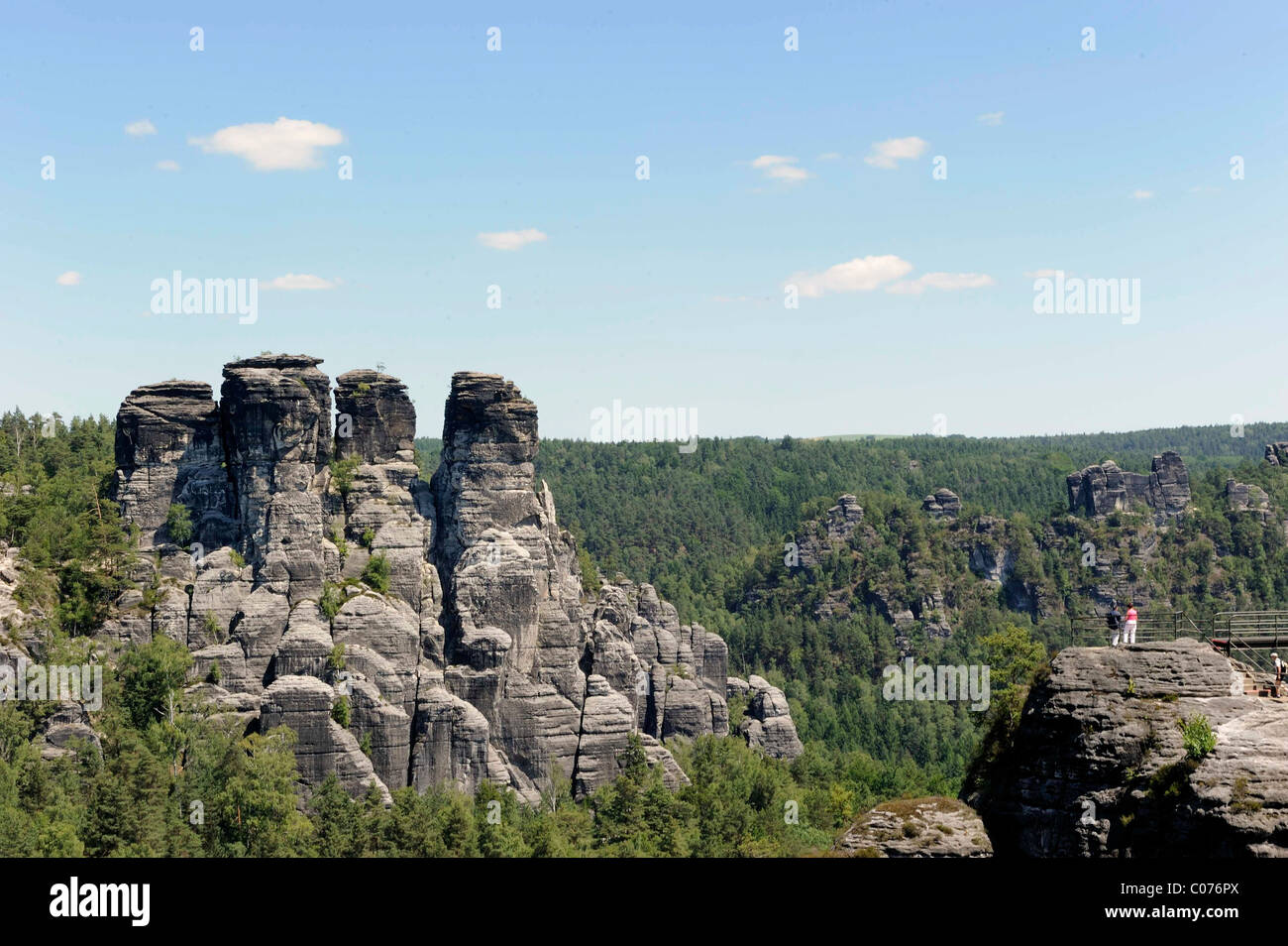 Bastei avec Kleine Gans rock formation, Elbsandsteingebirge montagnes de grès de l'Elbe, Nationalpark Saechsische national Schweiz Banque D'Images