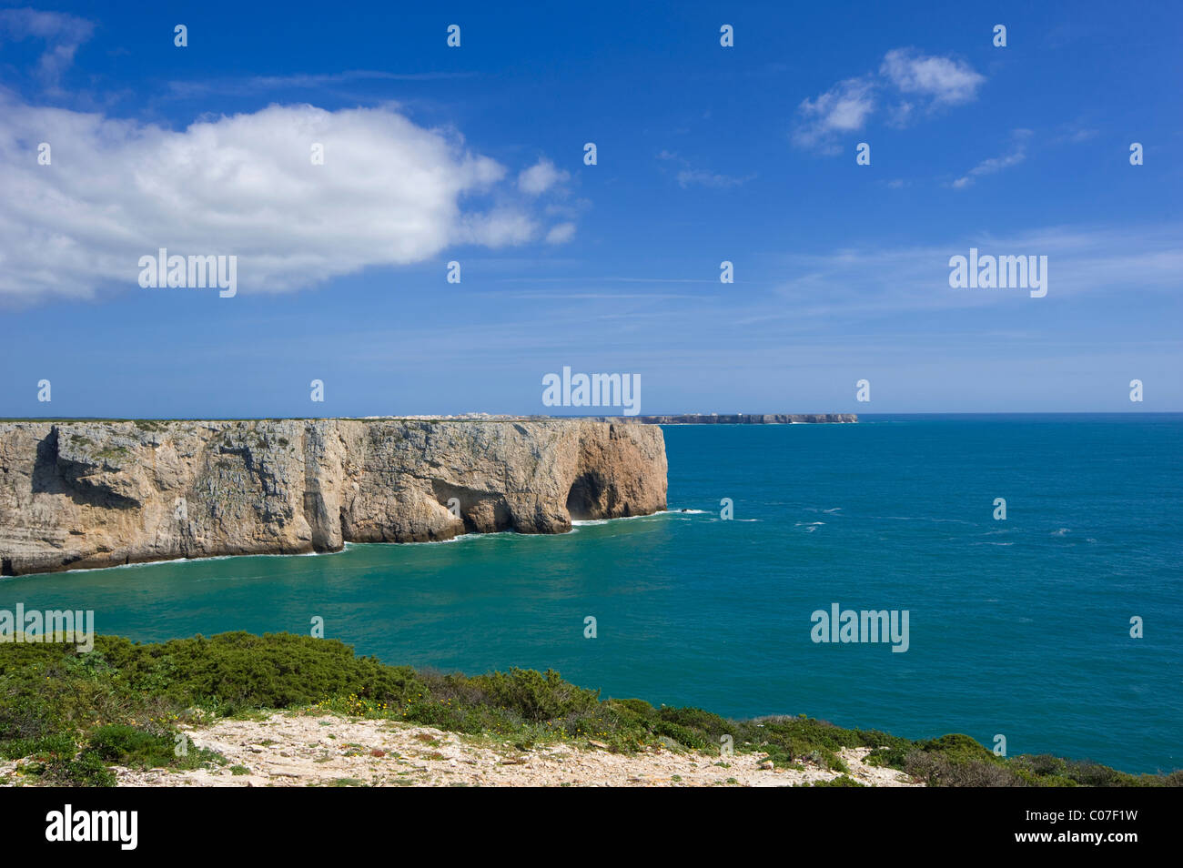 Falaises de Cabo de Sao Vicente, Lagos, Algarve, Portugal, Europe Banque D'Images