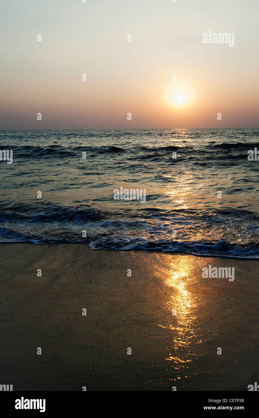 Coucher de soleil sur la plage, Goa, Inde Banque D'Images