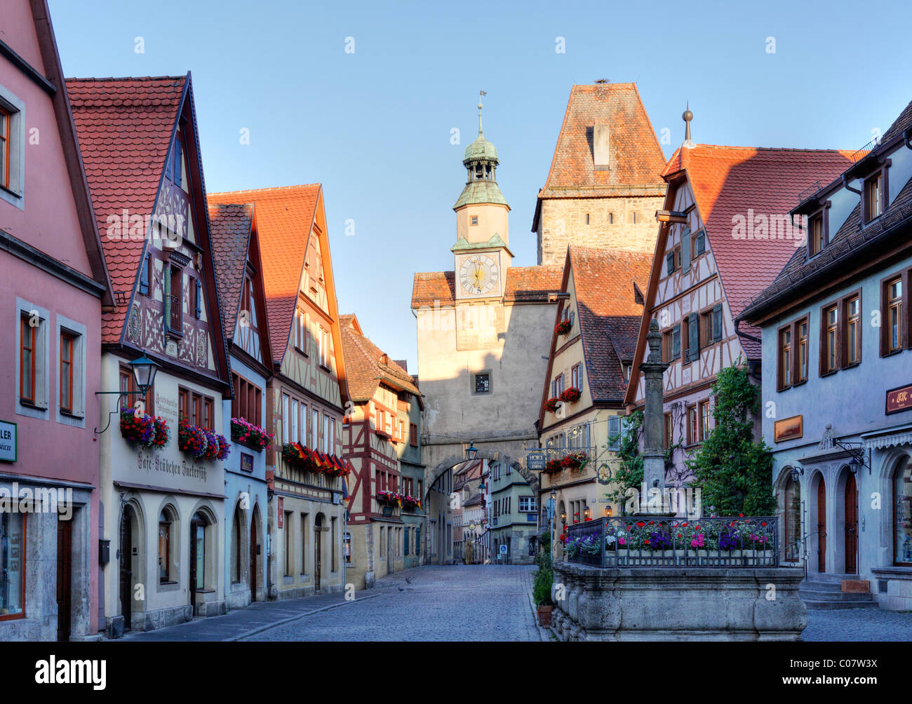 Roedergasse Roederturm et rue Tower, Rothenburg ob der Tauber, Route Romantique, Middle Franconia, Franconia, Bavaria Banque D'Images