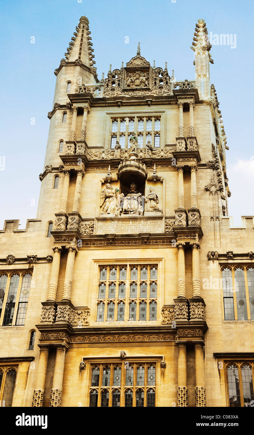 Les détails architecturaux d'un bâtiment, l'Université d'Oxford, Oxford, Oxfordshire, Angleterre Banque D'Images