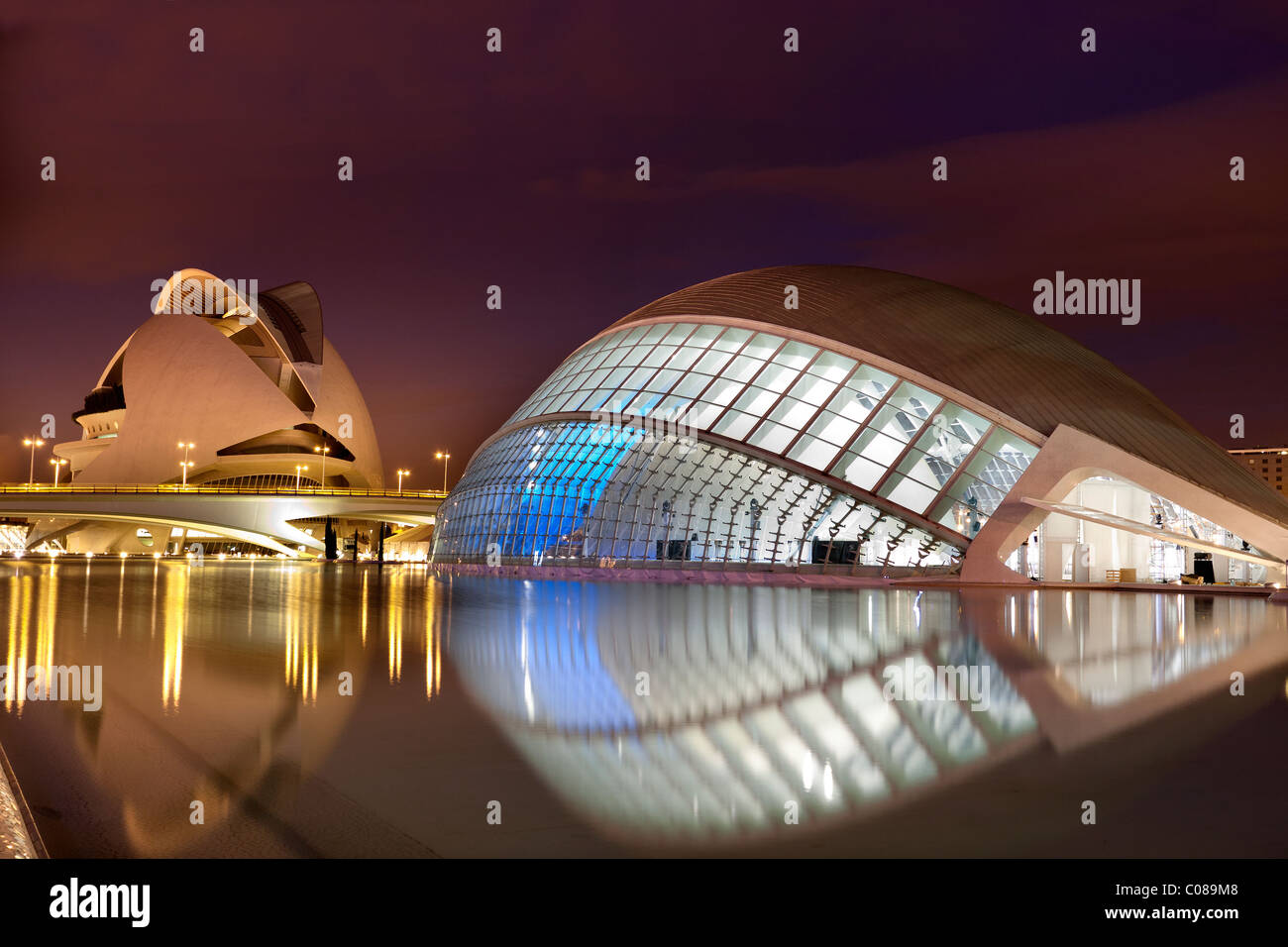 VALENCIA, Espagne - JAN 7 : La Cité des Arts et des Sciences (CAC) reçoit une moyenne quotidienne de 9 373 visiteurs Banque D'Images