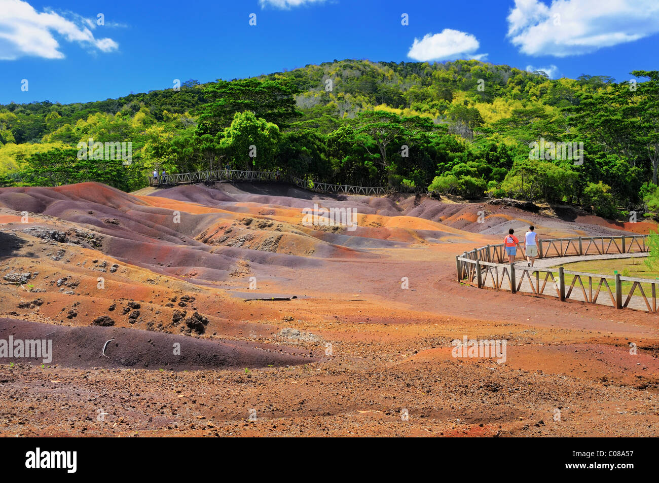 Terres des sept couleurs (Coleurs) près de Chamarel, Rivère-Noire (Black River), l'île Maurice. Banque D'Images