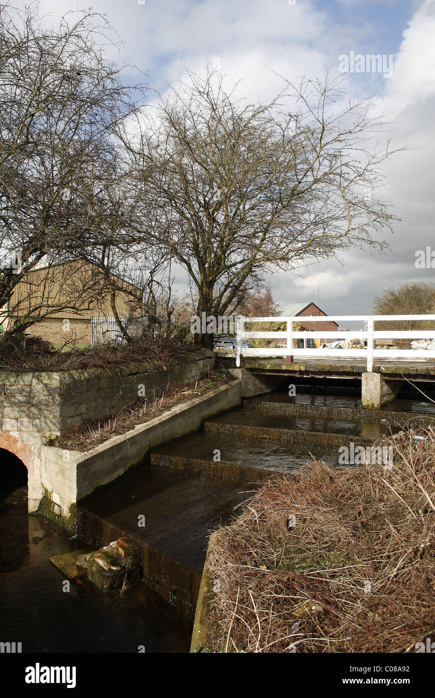 Arrêt canal chesterfield cascade, worksop Banque D'Images