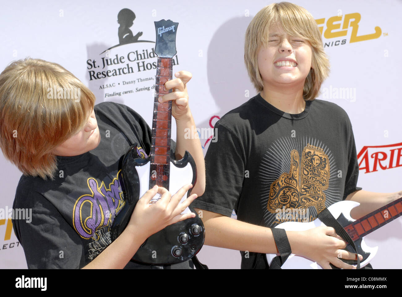 Dylan Sprouse et Cole Sprouse pouvoir des jeunes Foire de rue bénéficiant du St Jude Children's Research Hospital Los Angeles, Banque D'Images