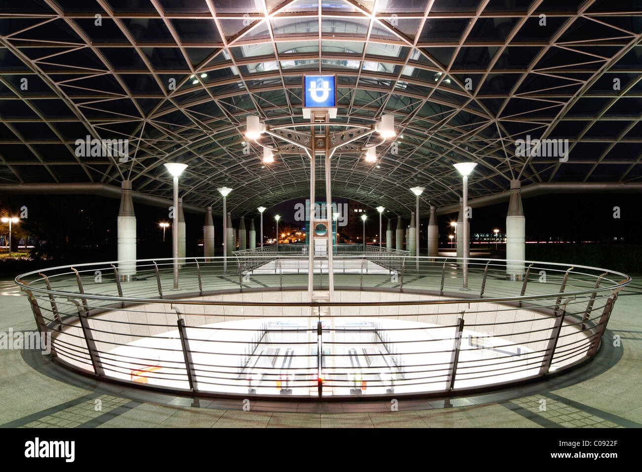 Gare ferroviaire de la ville, Westfalenhallen Dortmund, région de la Ruhr, Nordrhein-Westfalen, Germany, Europe Banque D'Images