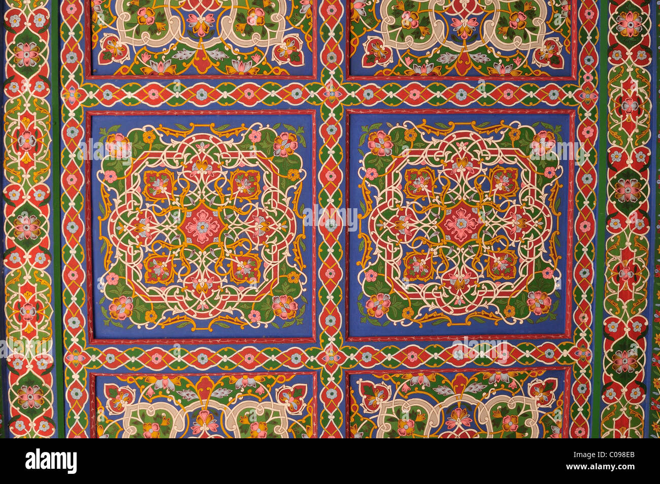 Plafond peint à l'Emir Khudayar Khan Palace, Kokand, Khoqand, Fergana, Route de la soie, l'Ouzbékistan, en Asie centrale Banque D'Images