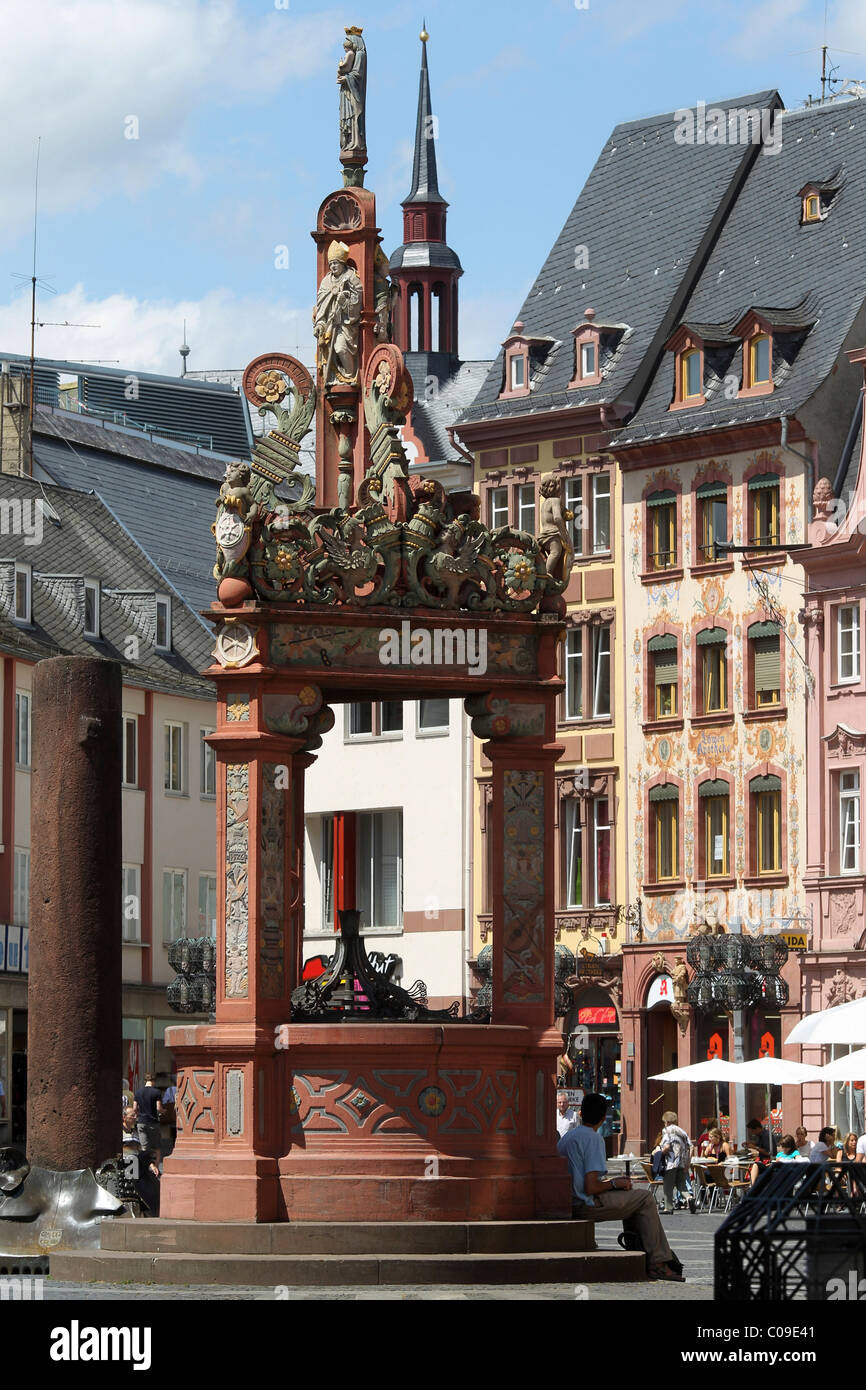 Le marché Marktbrunnen fontaine sur la place du marché, à Mayence, en Rhénanie-Palatinat, Allemagne, Europe Banque D'Images