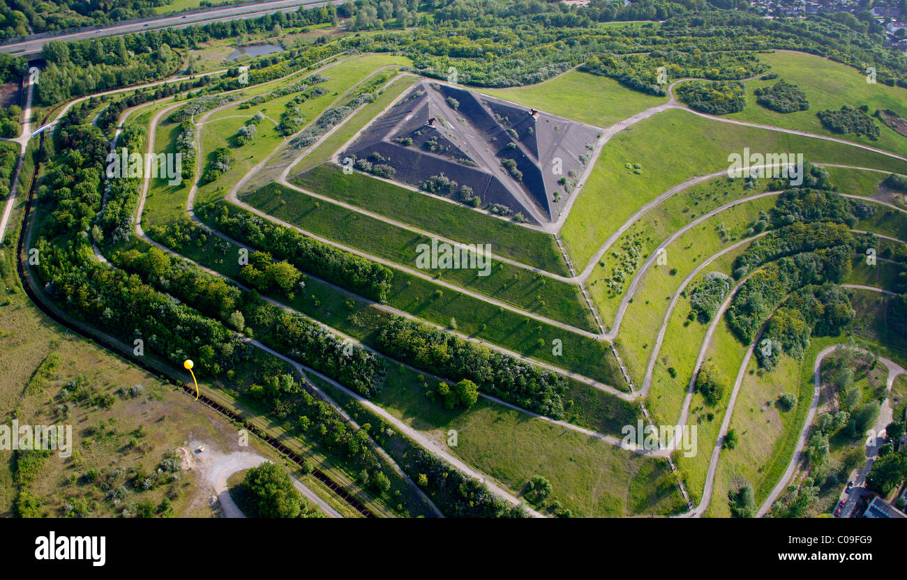 Vue aérienne de la mine, Hugo I 1, 2, avec Halde Runge heap et view point, Schachtzeichen RUHR.2010, Gelsenkirchen, région de la Ruhr Banque D'Images