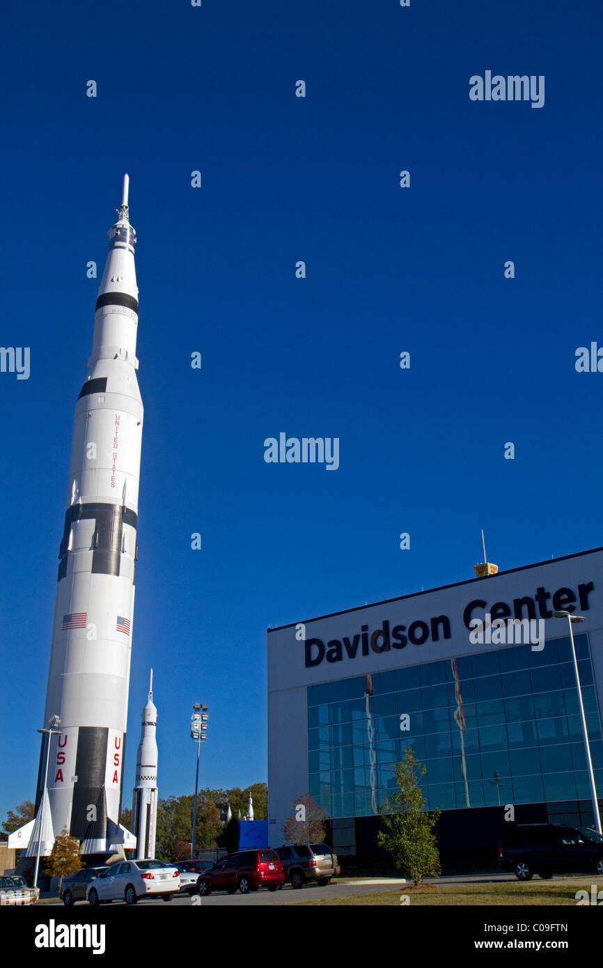 Saturne V mock-up à la Davidson Centre pour l'exploration spatiale à l'US Space and Rocket Center de Huntsville, Alabama, USA. Banque D'Images