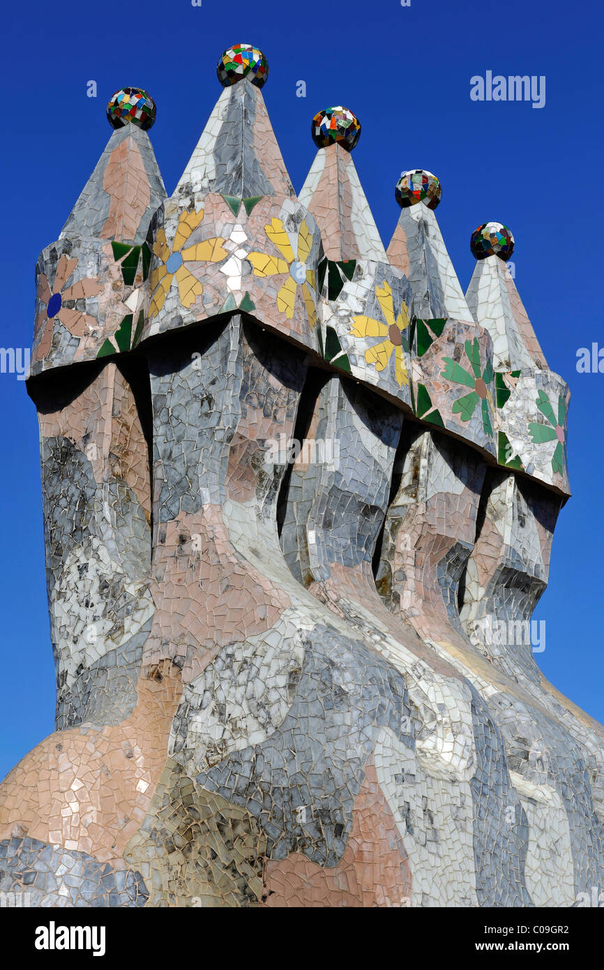 Vue détaillée de la structure du toit symbolisant les écailles d'un dragon, La Casa Batllo, conçu par Antoni Gaudi Banque D'Images